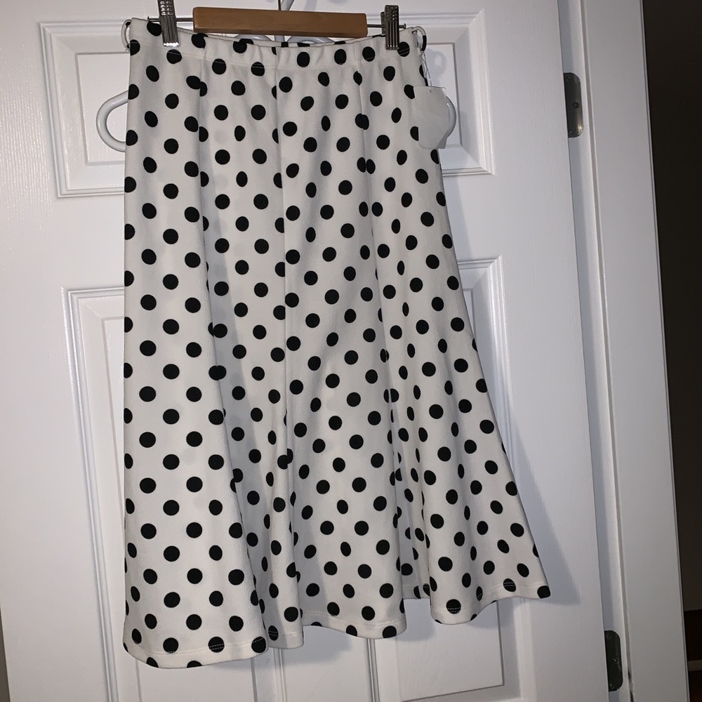 BNWT polka dot skirt